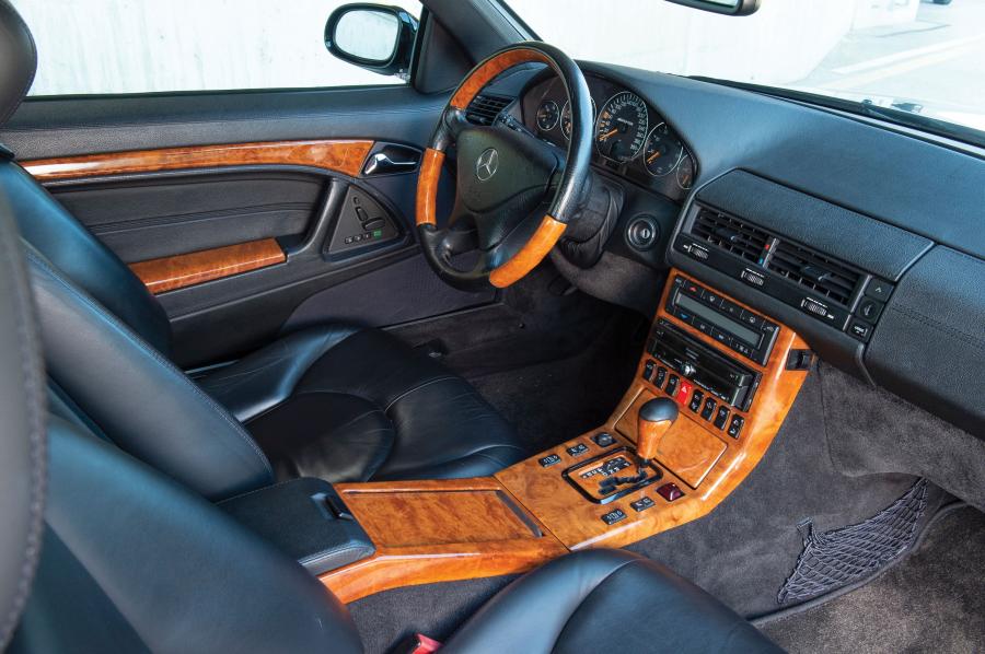 Интерьер Mercedes-Benz SL73 AMG (W129.076) 1999 года  (фото 18 из 20)